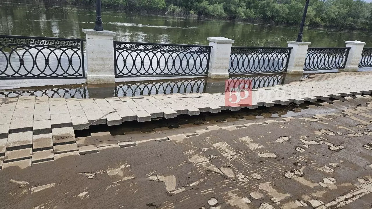 Набережная Оренбурга после паводка