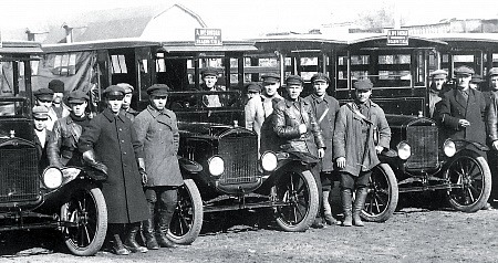 Десять автобусов «Форд» модели «260А» из Детройта вышли на маршрут в Оренбурге в 1925 году
