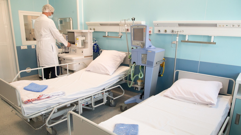 В оренбургских ковид-центрах находятся более 900 пациентов