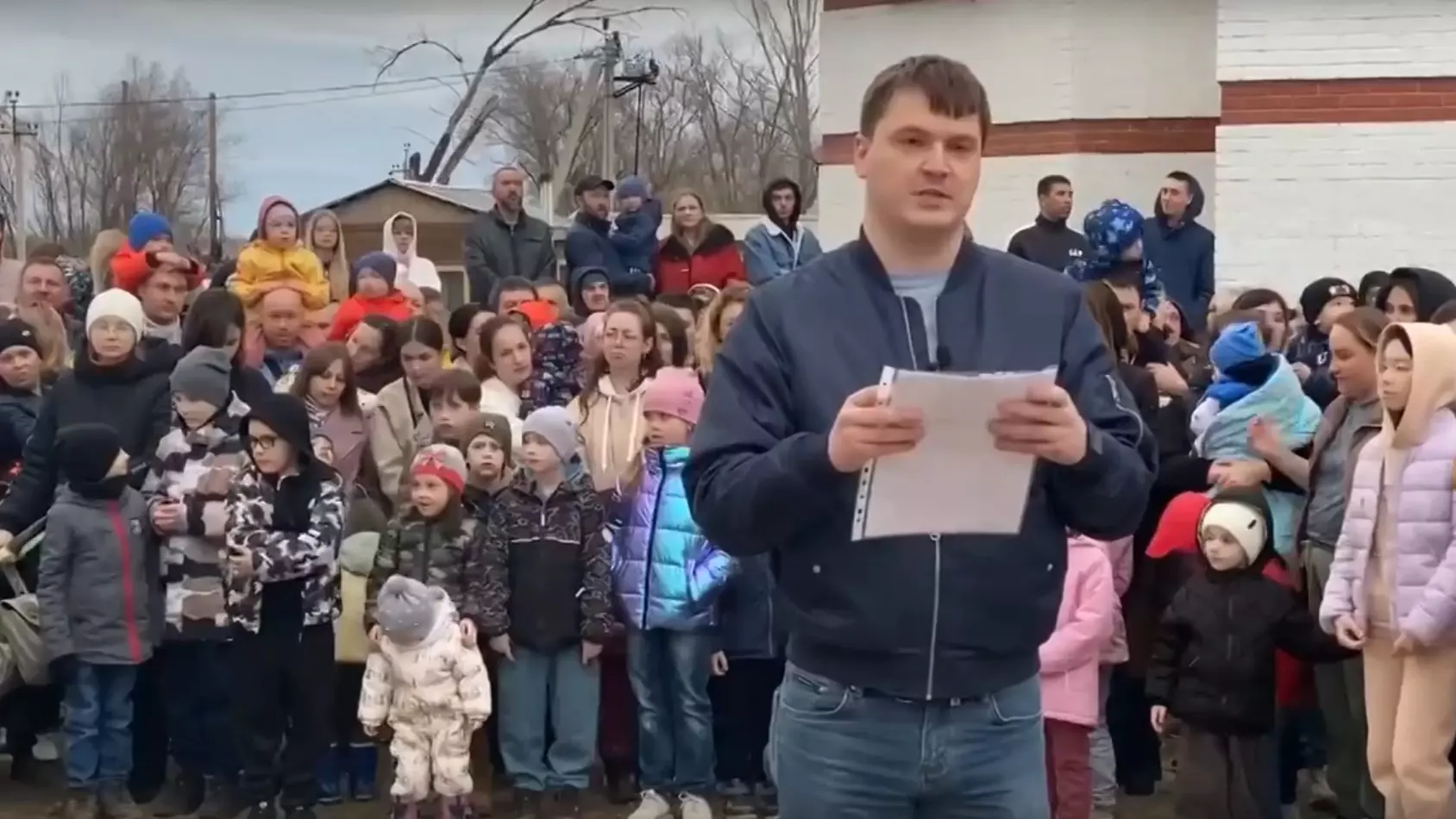 Жители затопленного коттеджного поселка «Дубовый плес» в Оренбурге записали видеообращение к Путину