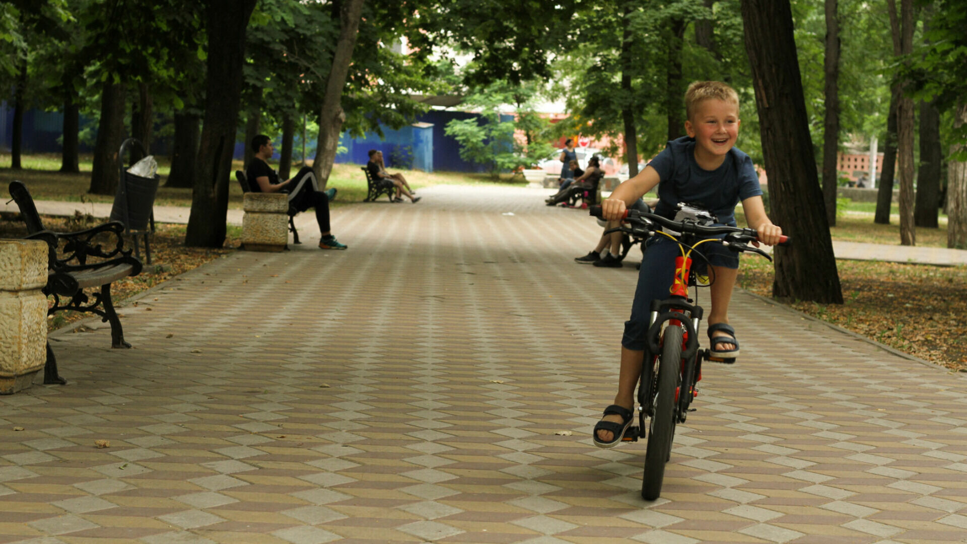Оренбуржцы могут получить 33 000 рублей на летний отдых детей
