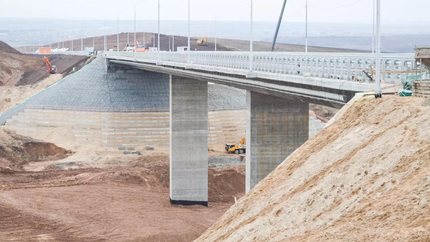 Строительство моста снова перенесли