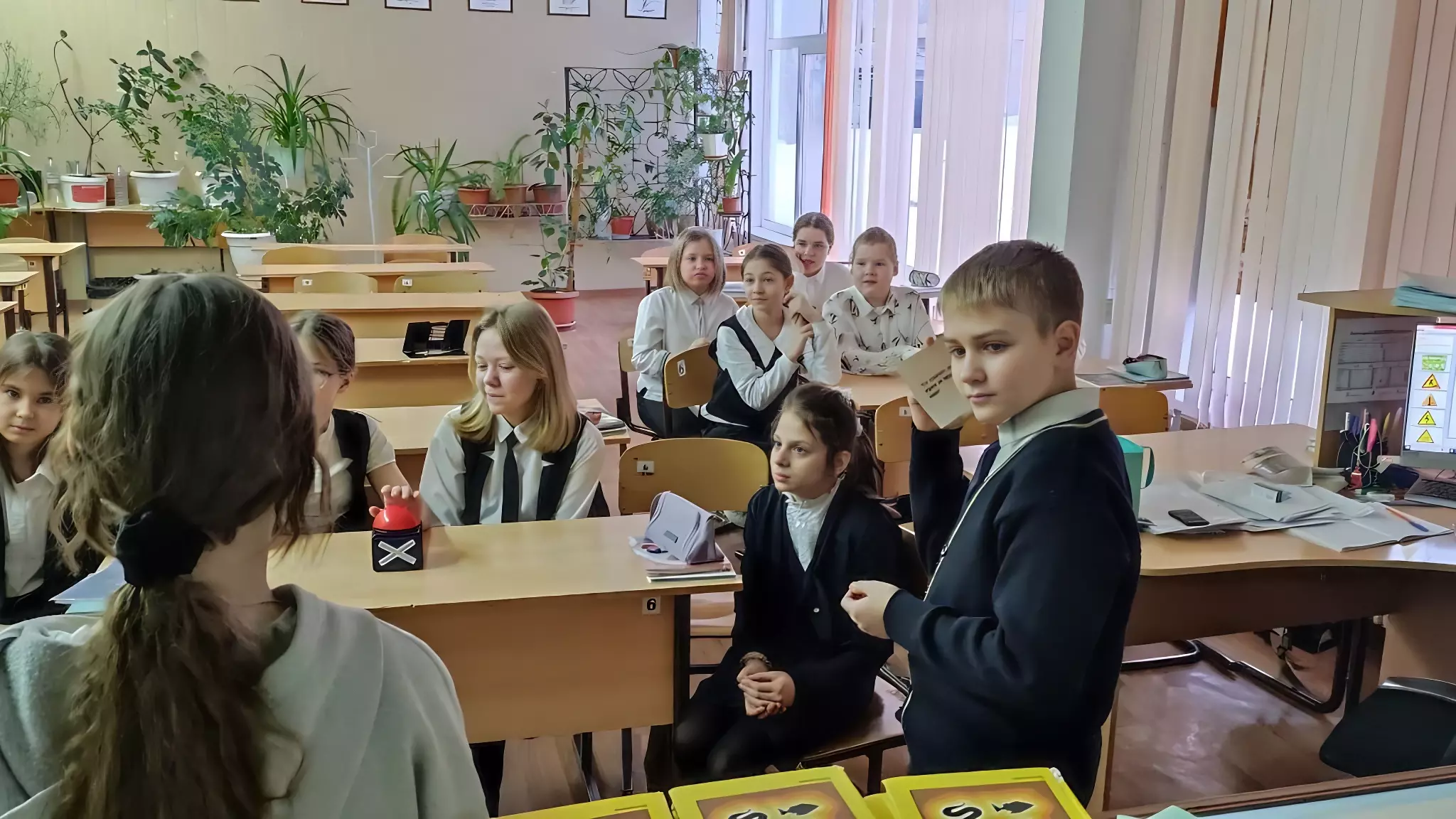 «Т Плюс» познакомила с правилами энергобезопасности учеников гимназии №8 Оренбурга