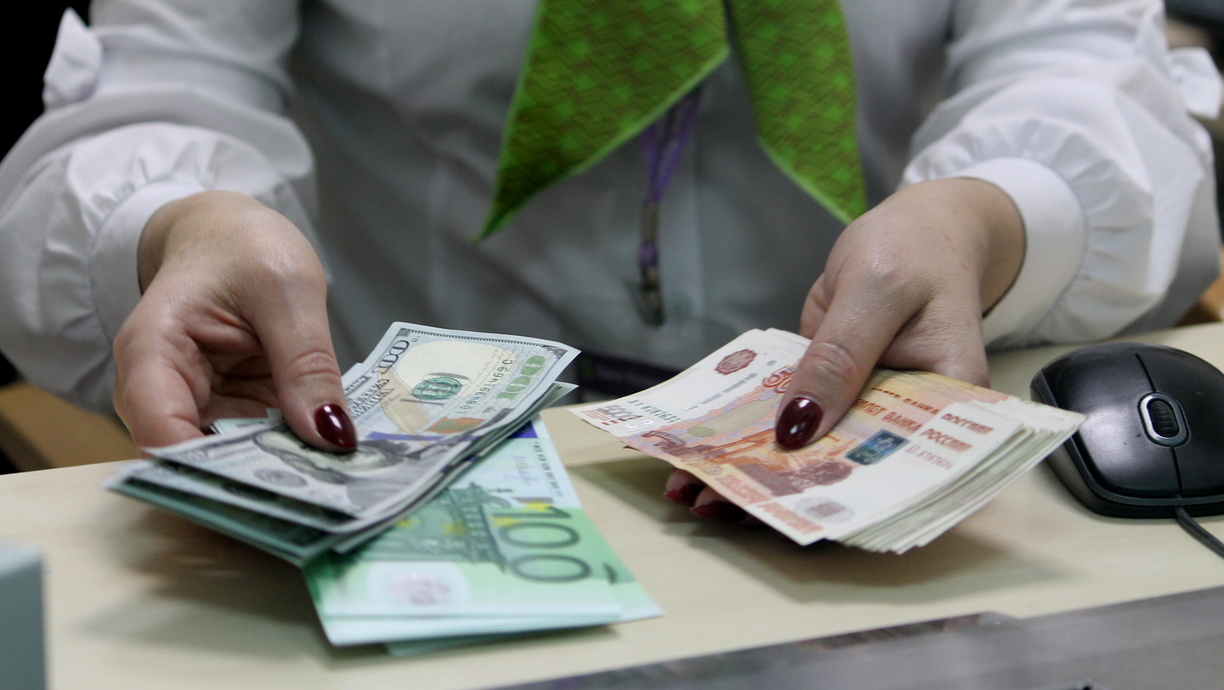 В Оренбурге доцент вуза отдал мошенникам более 1,5 млн рублей