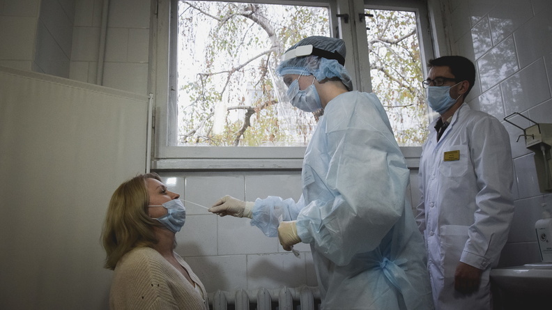 За последние сутки в Оренбуржье коронавирусом заболели еще 179 человек