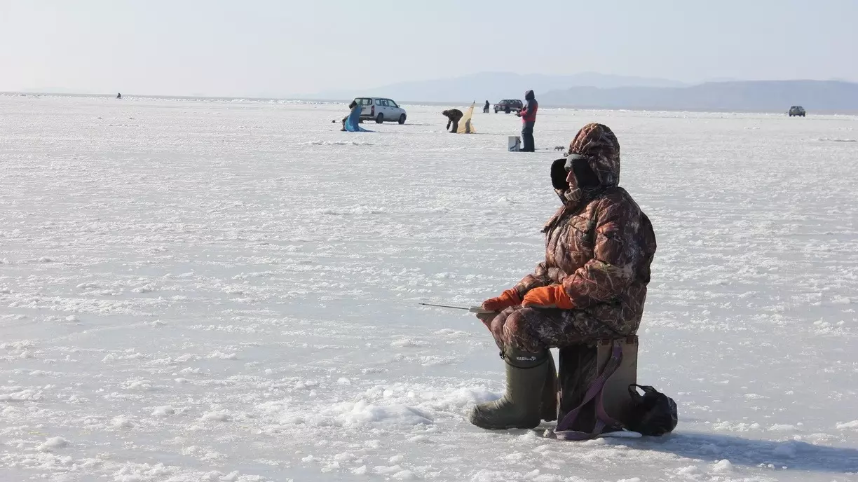 Любителям подледной рыбалки в Оренбурге стоит закрывать сезон