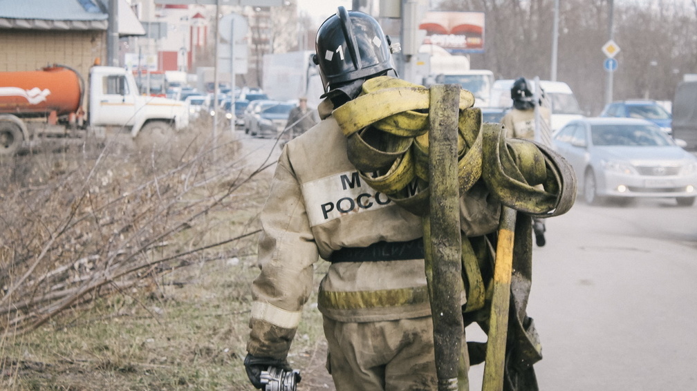 Жительница Оренбурга «подожгла» офис Газпрома и вызвала 17 пожарных машин