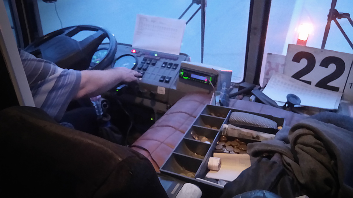 Скандал с безналичной оплатой проезда в маршрутках Оренбурга докатился до мэрии