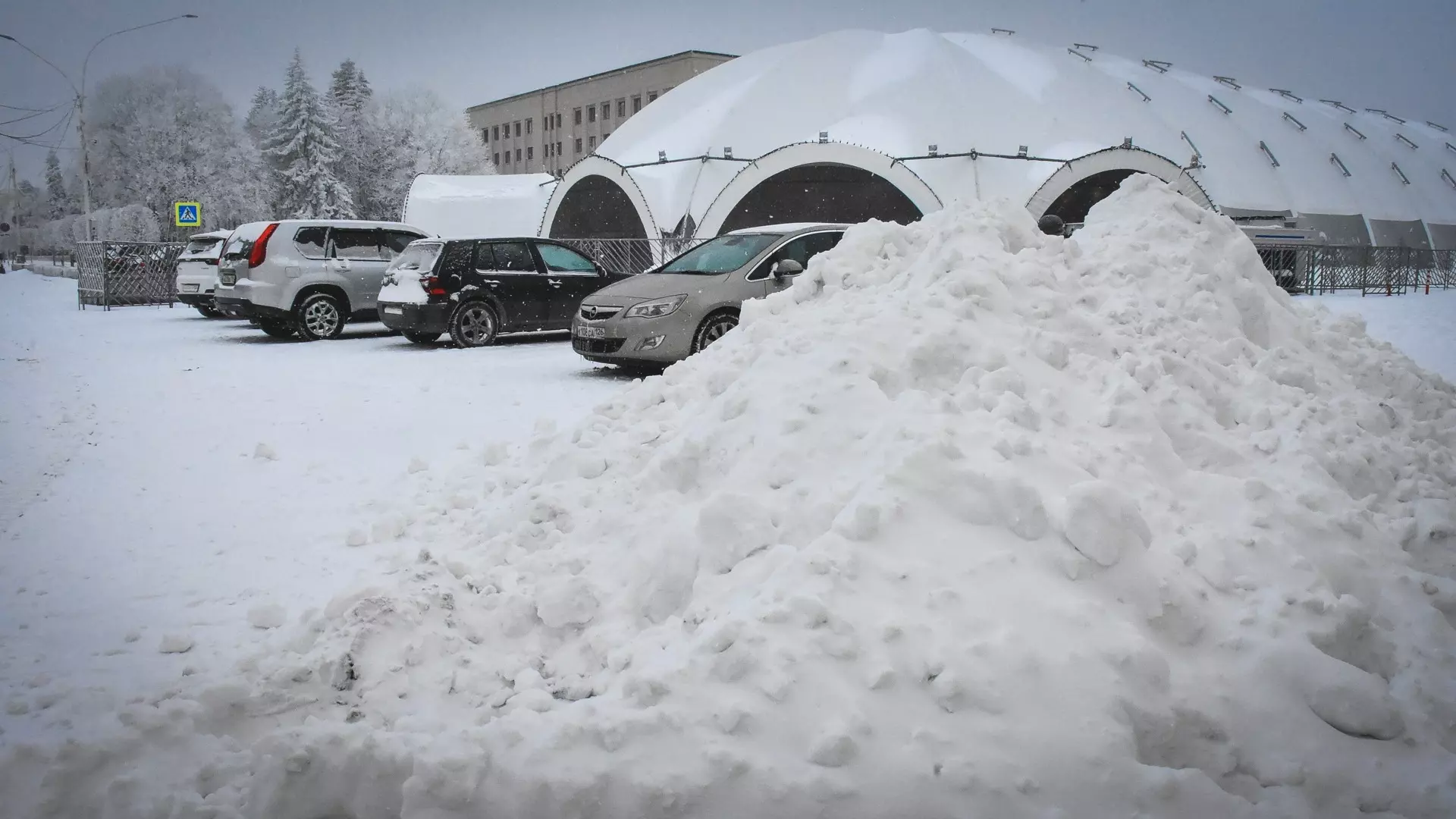 Уборка снега в Оренбуржье
