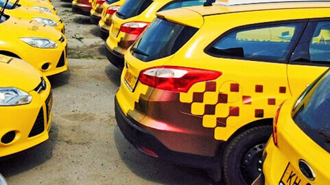 Оренбургские таксопарки взвинтили цены за проезд из-за непогоды