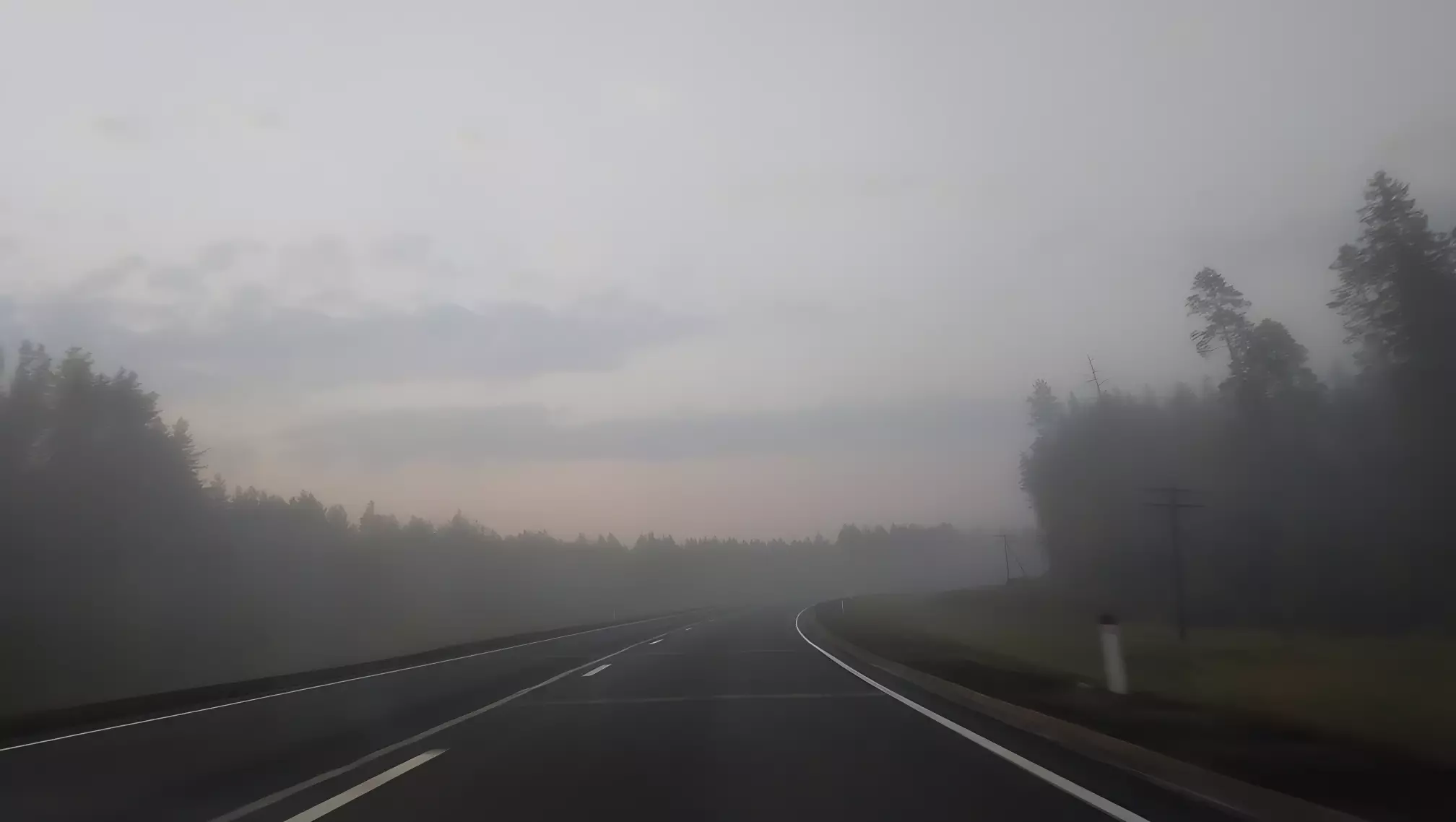 Движение на дорогах Оренбуржья осложнено из-за плохой погоды 