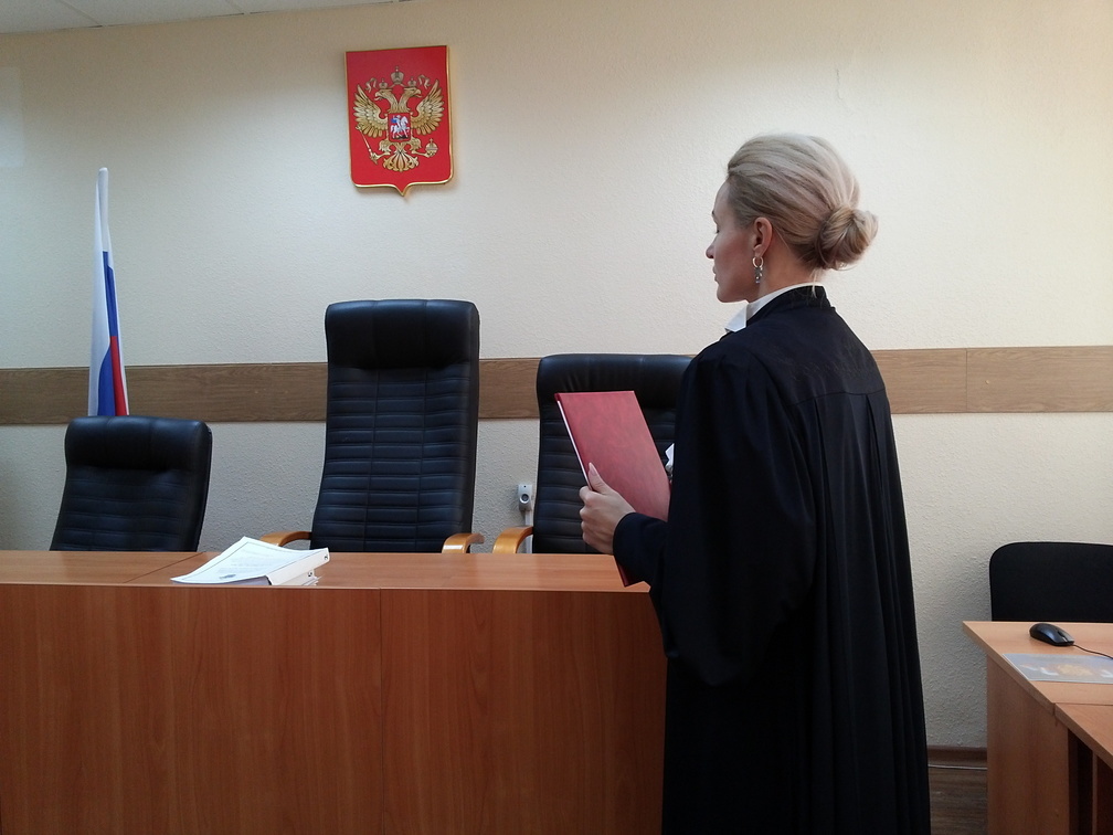 Александровский районный суд оштрафовал оренбурженку за поход в гости
