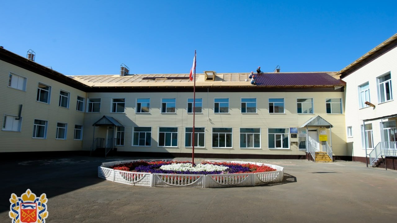 Денис Паслер лично проверил ход капремонта школ и детских садов в Сорочинске