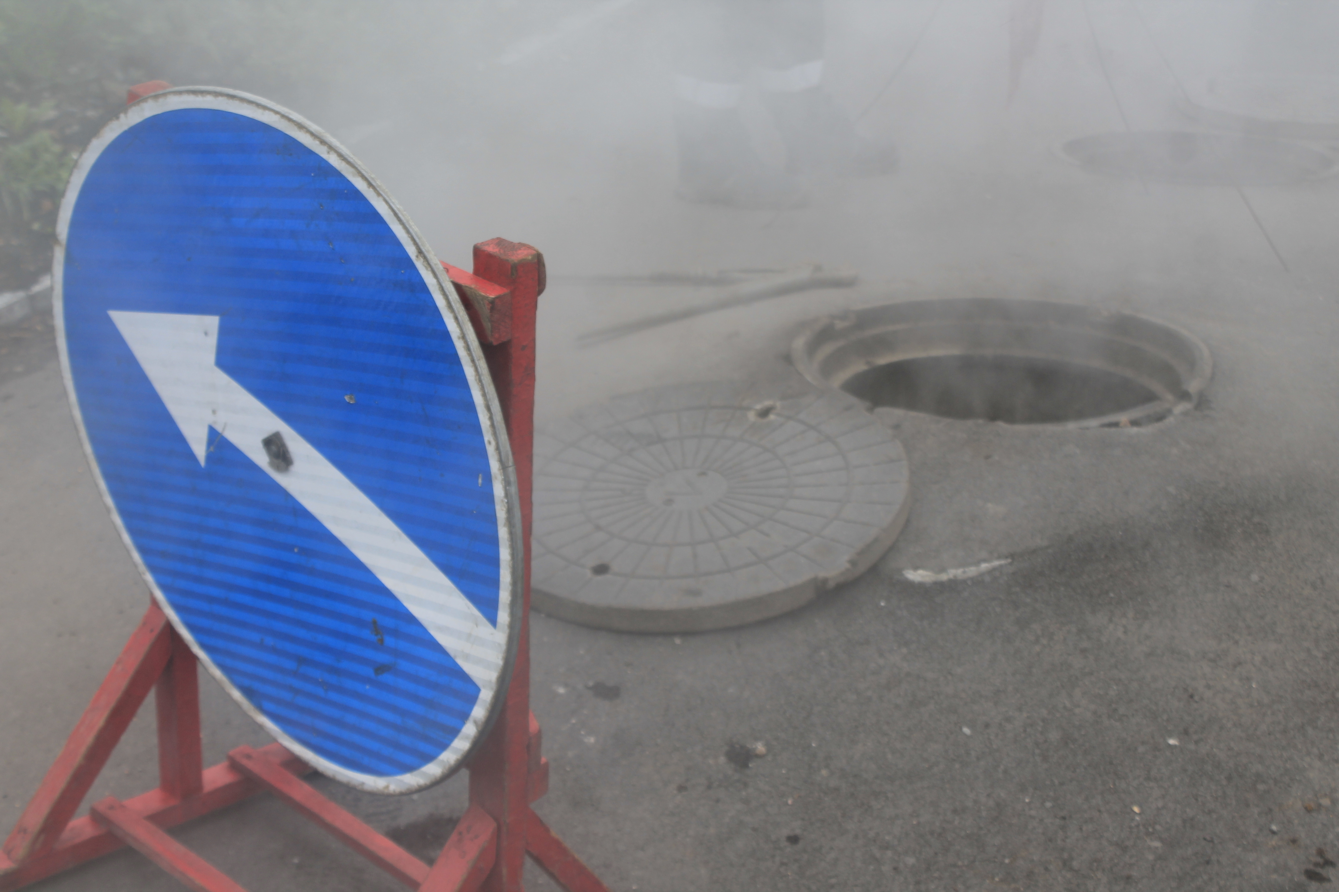Полиция задержала «металлистов», которые воровали в Оренбурге чугунные крышки люков