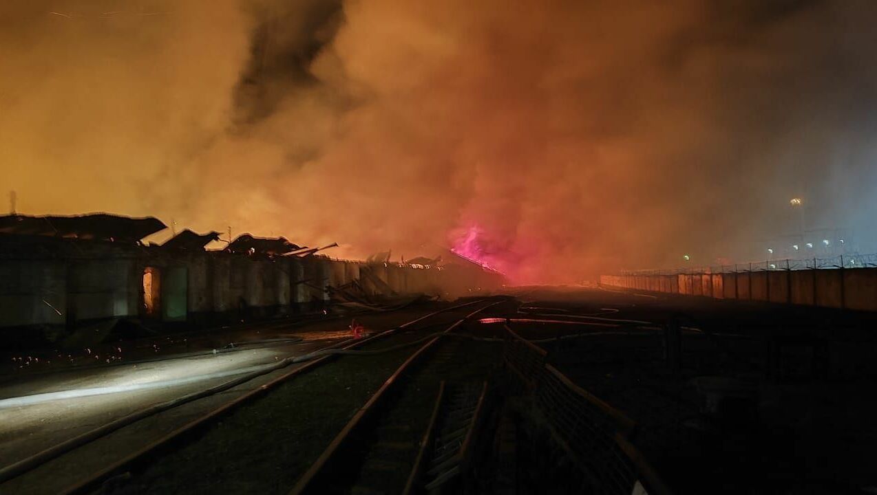 Пожар на складе семечек в Бузулуке