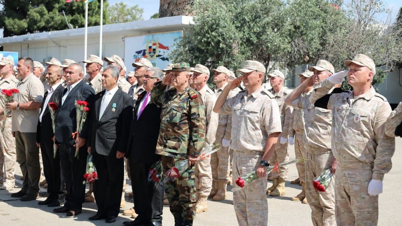 Церемония открытия памятника в Сирии