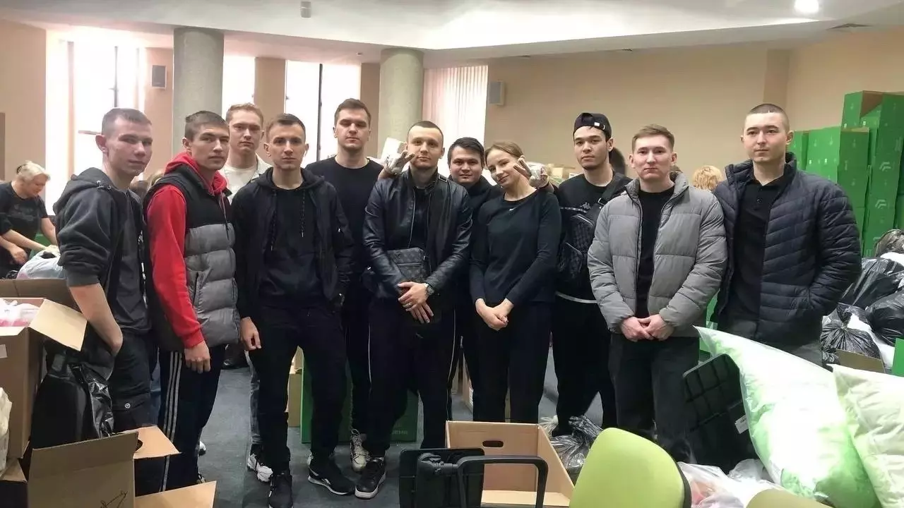 Оренбургские студенты и волонтеры помогли распределить гуманитарную помощь