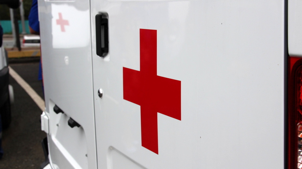 Три оренбургские больницы получили легковые автомобили для выездов к пациентам