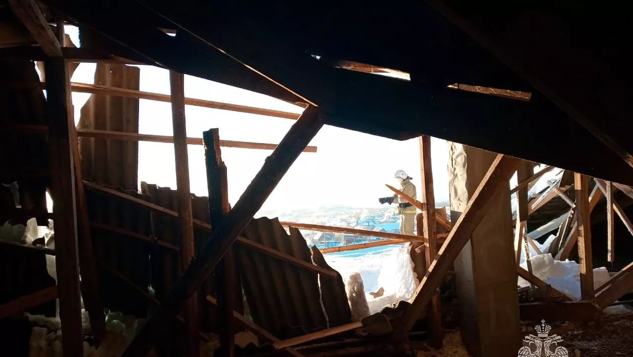 В Оренбуржье частично обрушилась часть крыши в школе