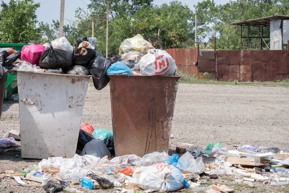 Глава Оренбурга из-за бардака с вывозом мусора получил представление