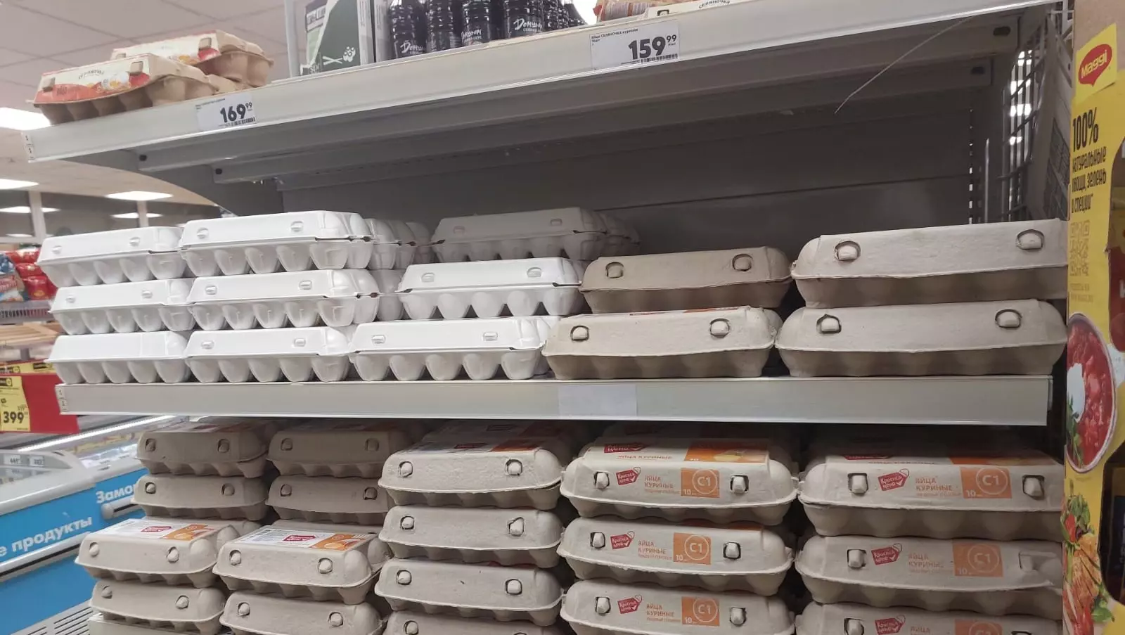 Цены на яйца в Оренбурге зашкаливают.