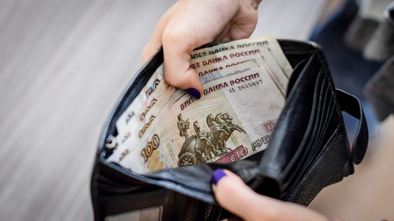 В Орске жительница Башкирии похитила из магазина кошелёк с деньгами