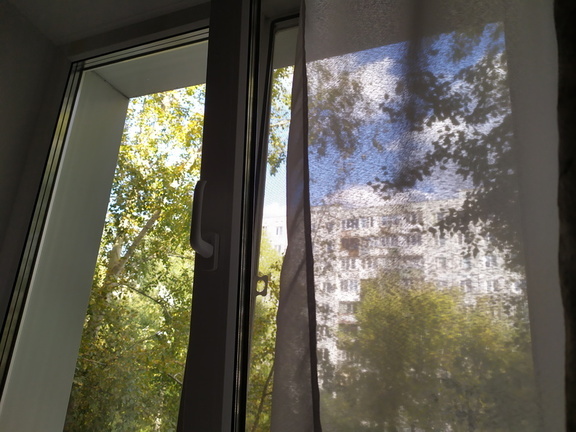 В Новотроицке из окна балкона упал годовалый ребенок