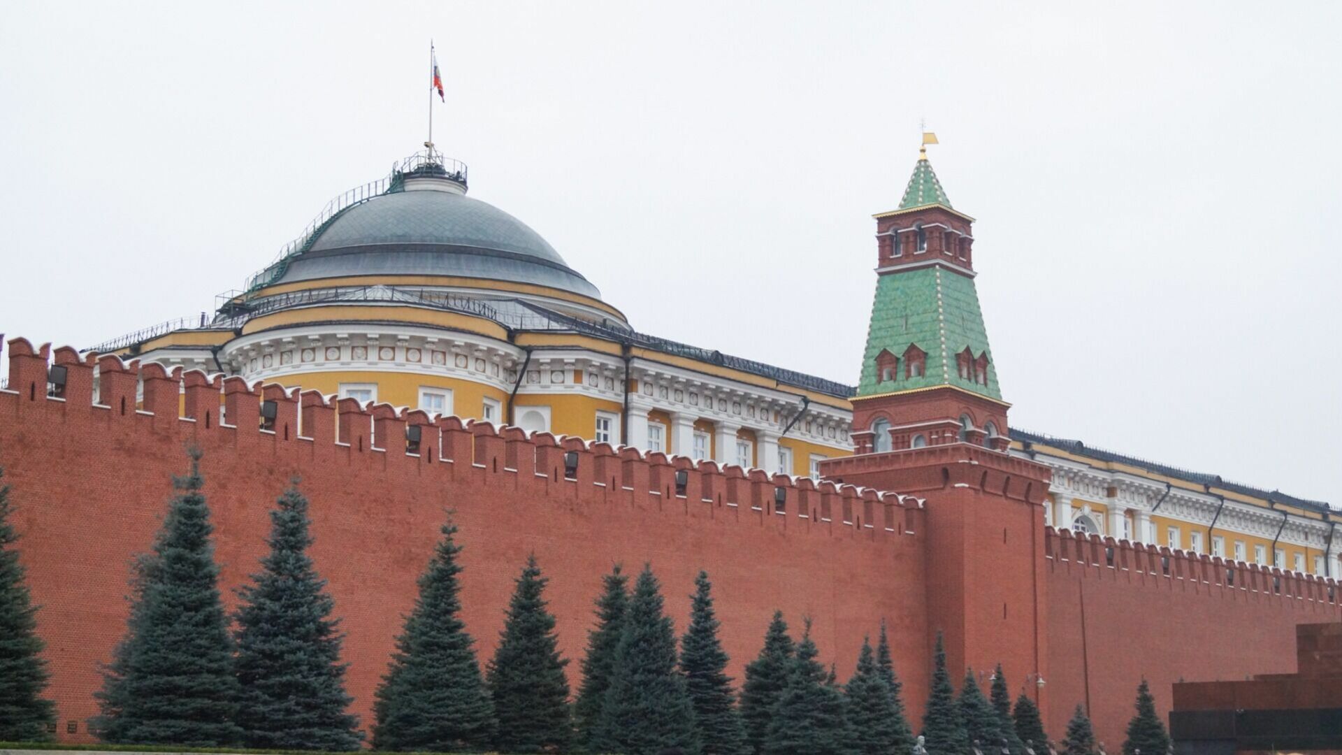 Беспилотники совершили атаку на Кремль