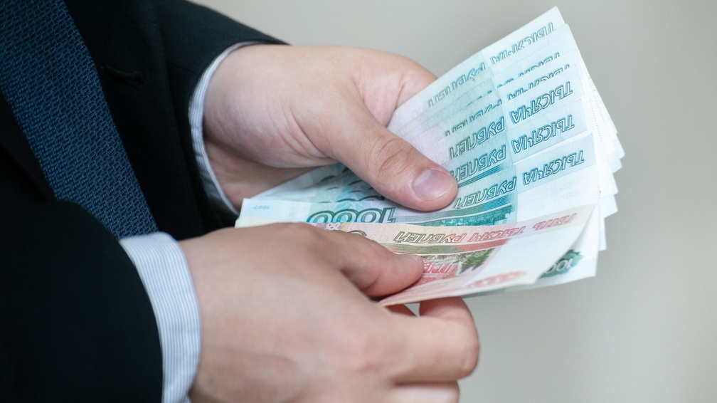 В Оренбуржье сотрудника УФСИН осудили за взятку в 70 000 рублей