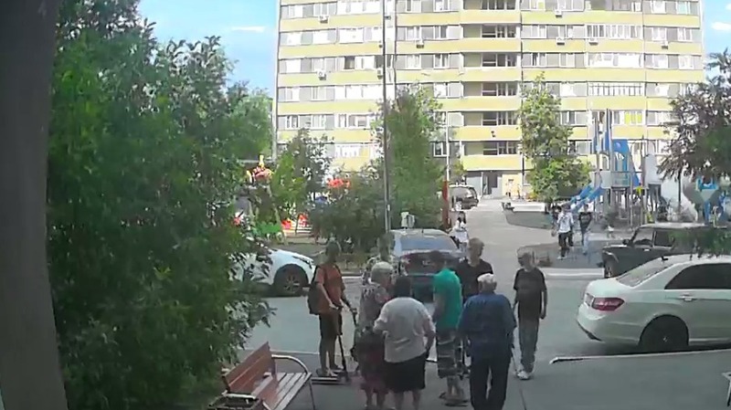 Соседи оренбургского пенсионера, который ударил подростка: «Дети сами провоцировали»