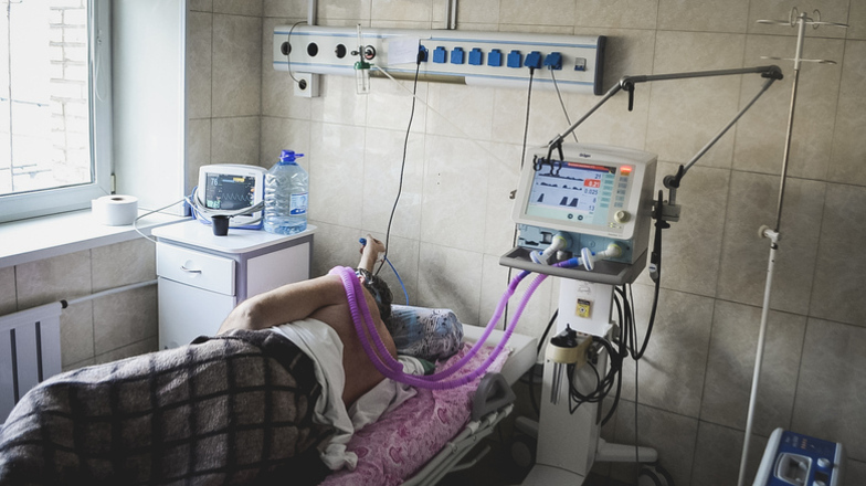 COVID Оренбуржье: к аппарату ИВЛ подключили заболевшего с коронавирусом