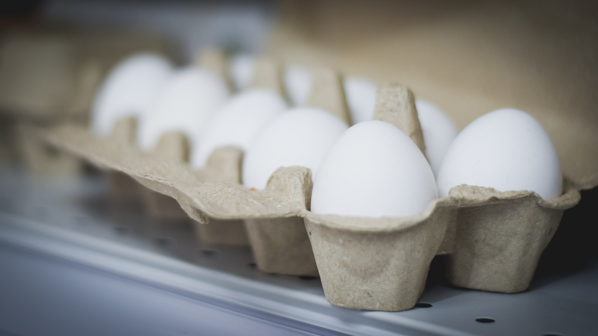 Яйца в магазинах Оренбуржья могут стать «золотыми»