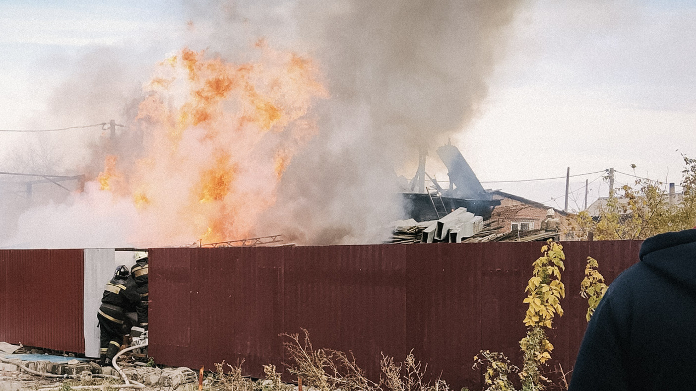 Сгорели дачи в СНТ «Буровик» в Оренбургском районе