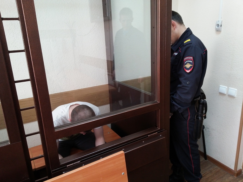 Житель Новотроицка задушил свою мать за отказ вернуть бутылку со спиртным