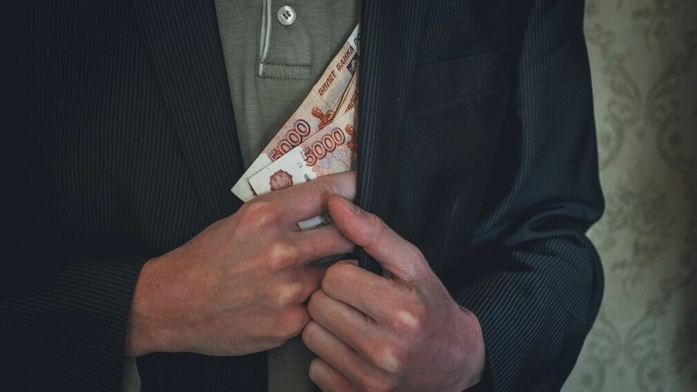 Общая сумма взятки от 15 студентов составила почти полмиллиона рублей.