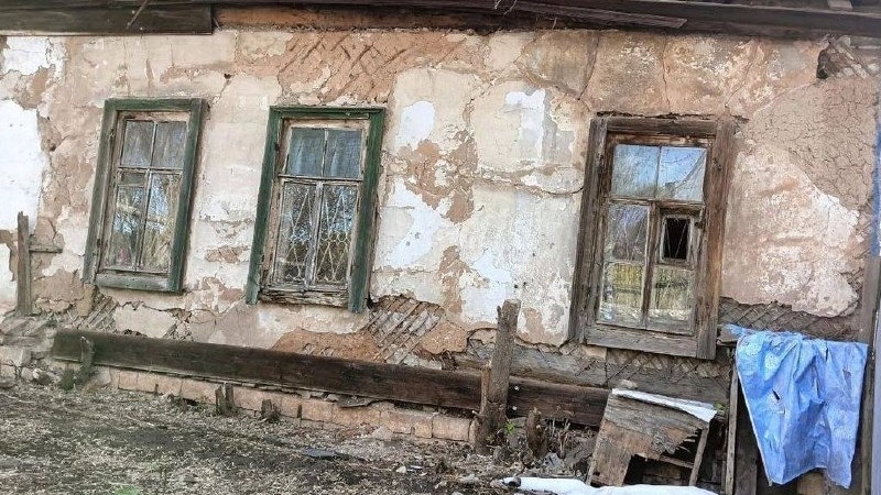 Аварийный дом на улице Аксакова 16а