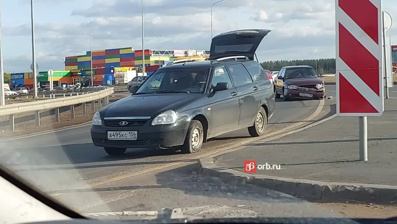 На Загородном шоссе в Оренбурге произошла авария