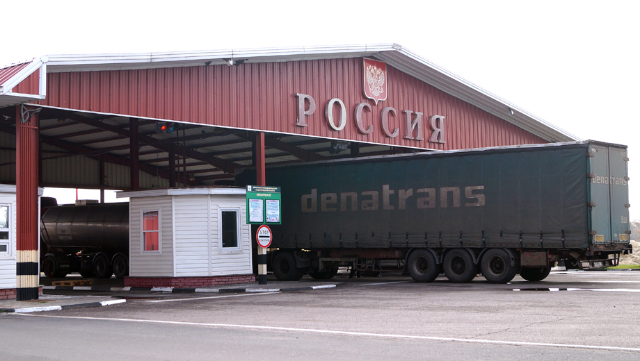 На границе Оренбуржья с Казахстаном скопилось более 750 грузовых машин