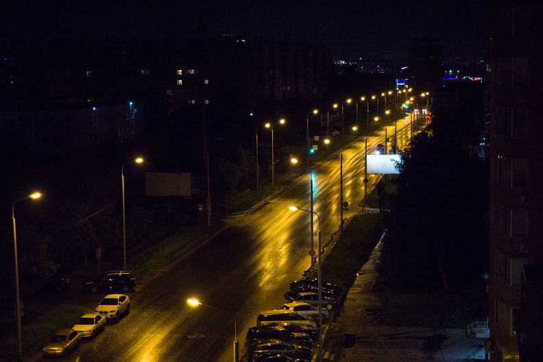 В Новотроицке штормовой ветер оборвал кабель и оставил город без света