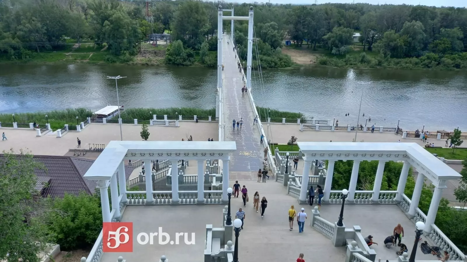 Мост через реку Урал в Оренбурге 