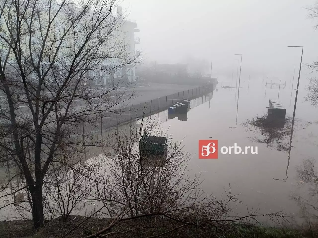 Обстановка на набережной Урала