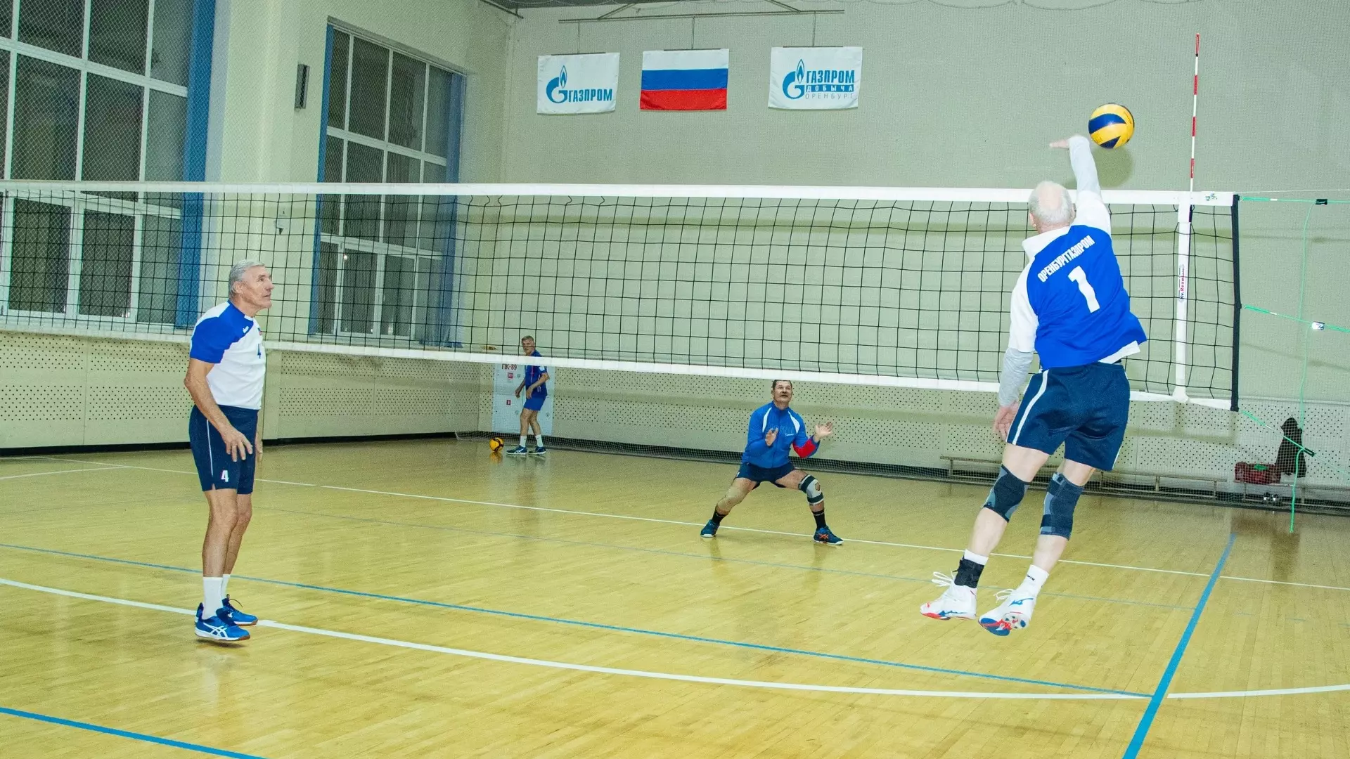 Ветераны «Газпром добыча Оренбург» выиграли в международном турнире по волейболу