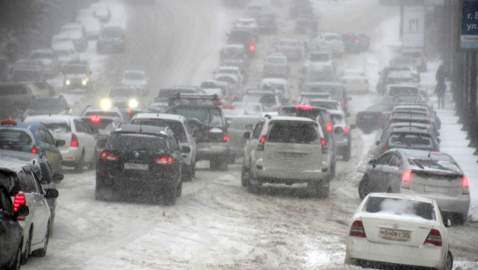 Шквалистый ветер и заносы на дорогах: оренбуржцев предупреждают об ухудшении погоды