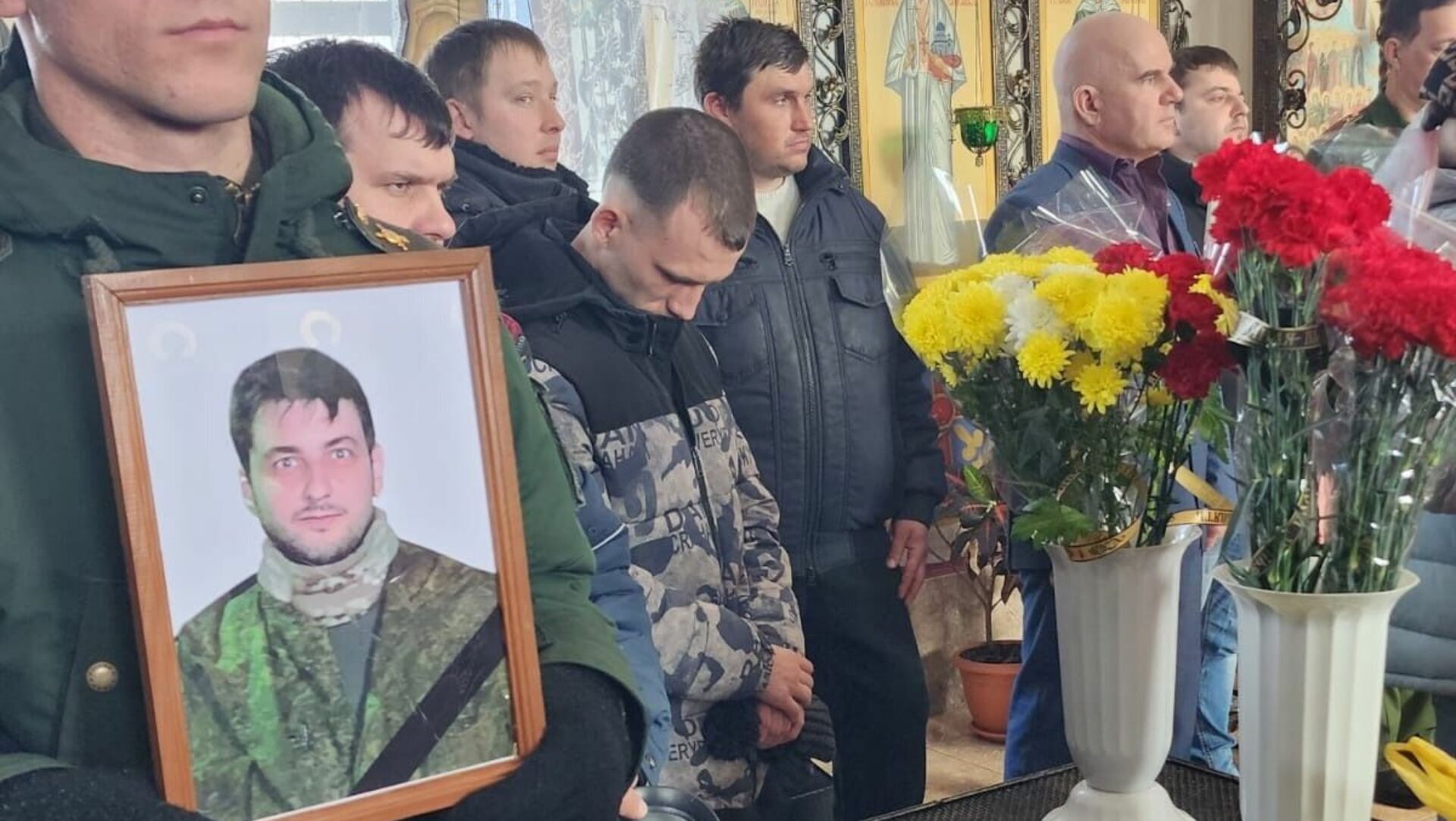 Участник сво зарубил людей. Прощание с военнослужащими. Простились с погибшим на Украине. Простились с военнослужащими.