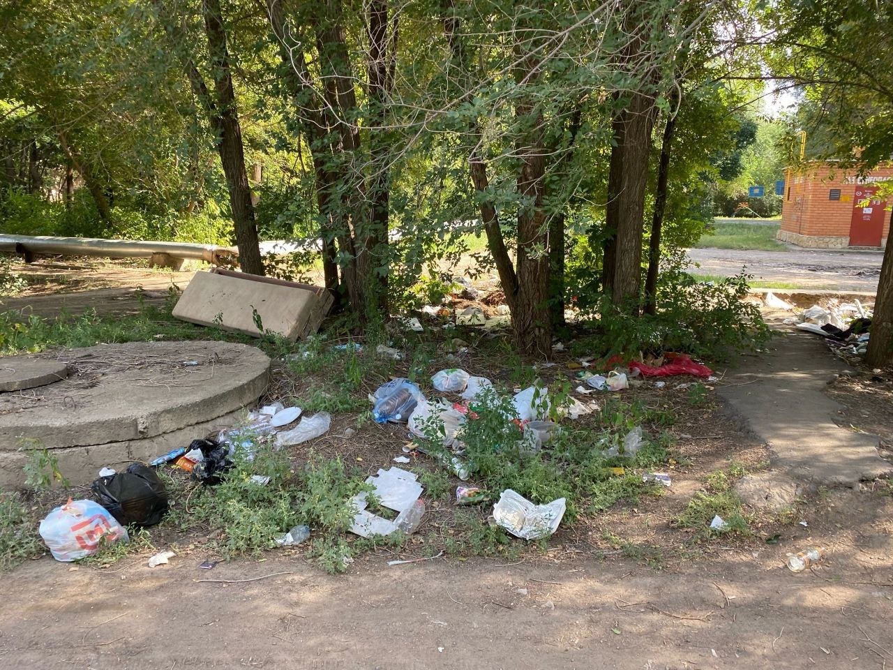 Свалка мусора в Южном районе Оренбурга