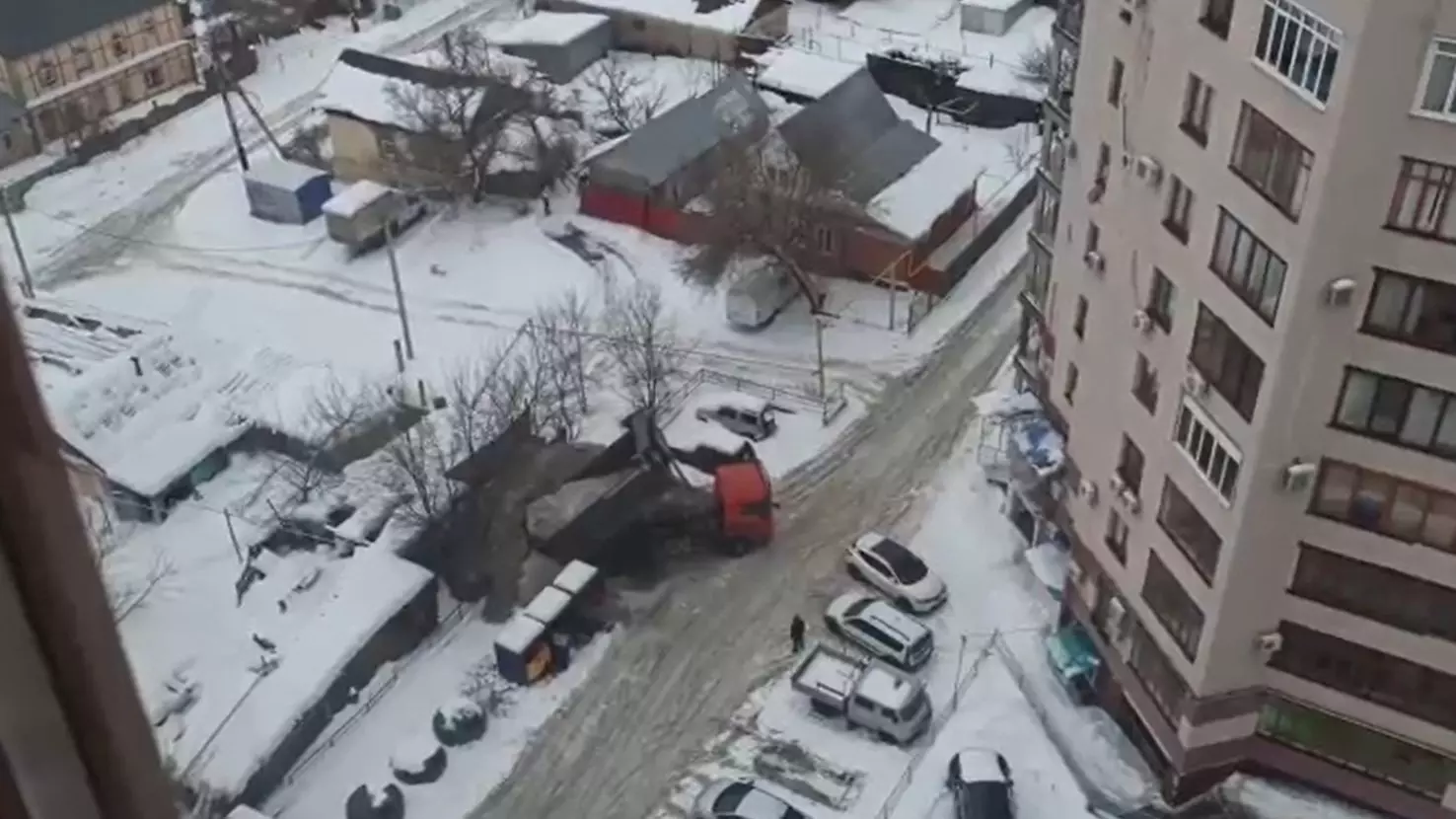 Оригинальный вывоз снега в Оренбурге