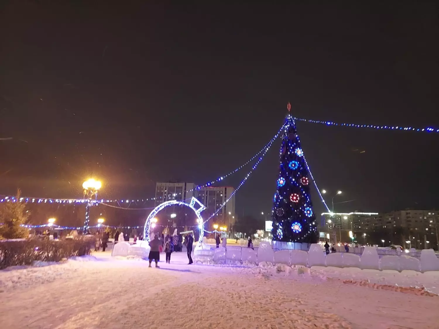 Новогодний городок в сквере Гагарина 