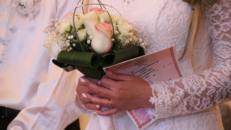 В Оренбурге в День семьи, любви и верности брак заключат 34 пары