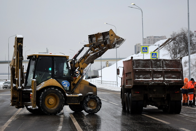 Оренбуржцы могут пожаловаться на несвоевременную уборку снега и льда