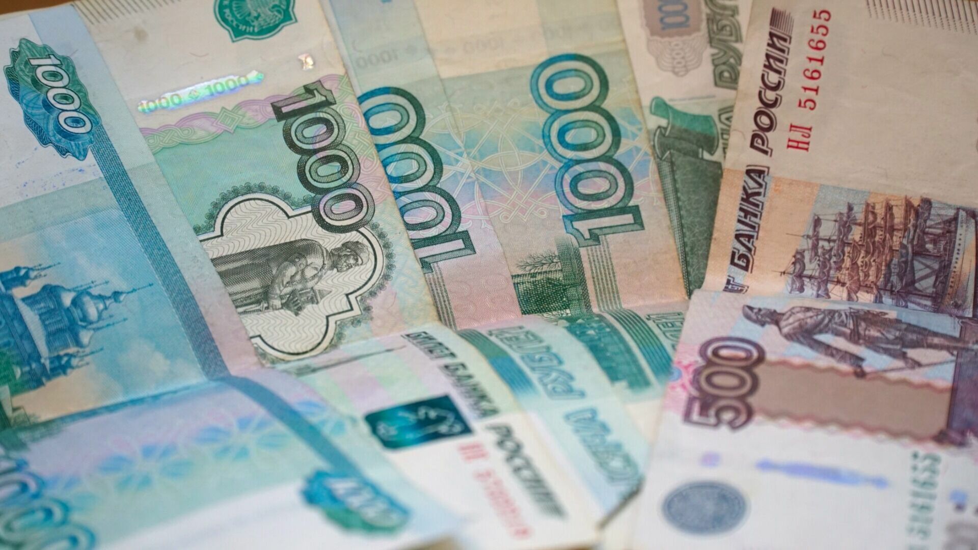 Уборщица детсада в Оренбурге перевела мошенникам полмиллиона рублей